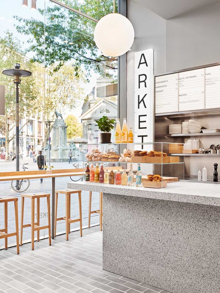 Visit the ARKET Store on 13 Rue des Archives in Paris - ARKET